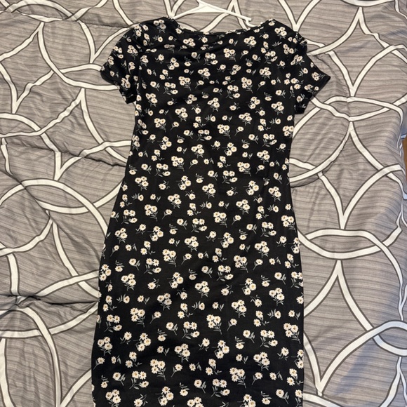 Flower dress - Picture 3 of 3